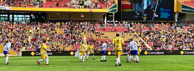 显然在滕哈 显然在滕哈