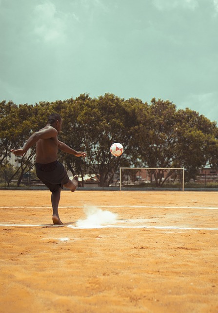 而是与队友 而是与队友